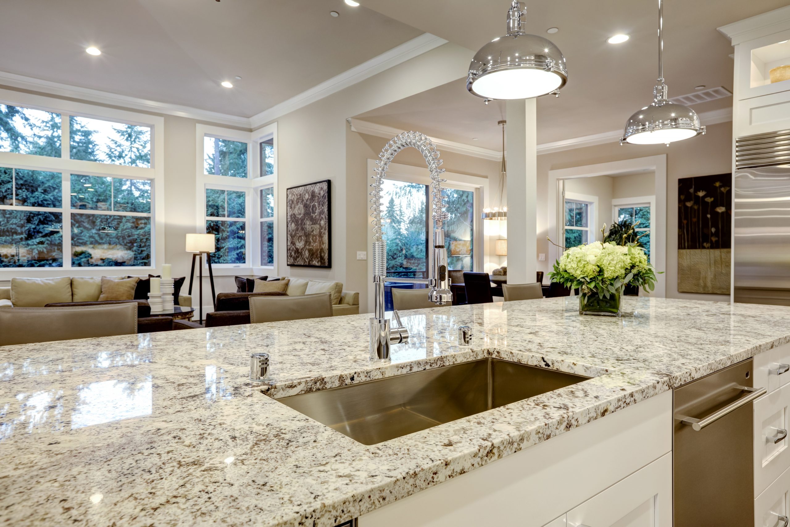 White,Kitchen,Design,Features,Large,Bar,Style,Kitchen,Island,With